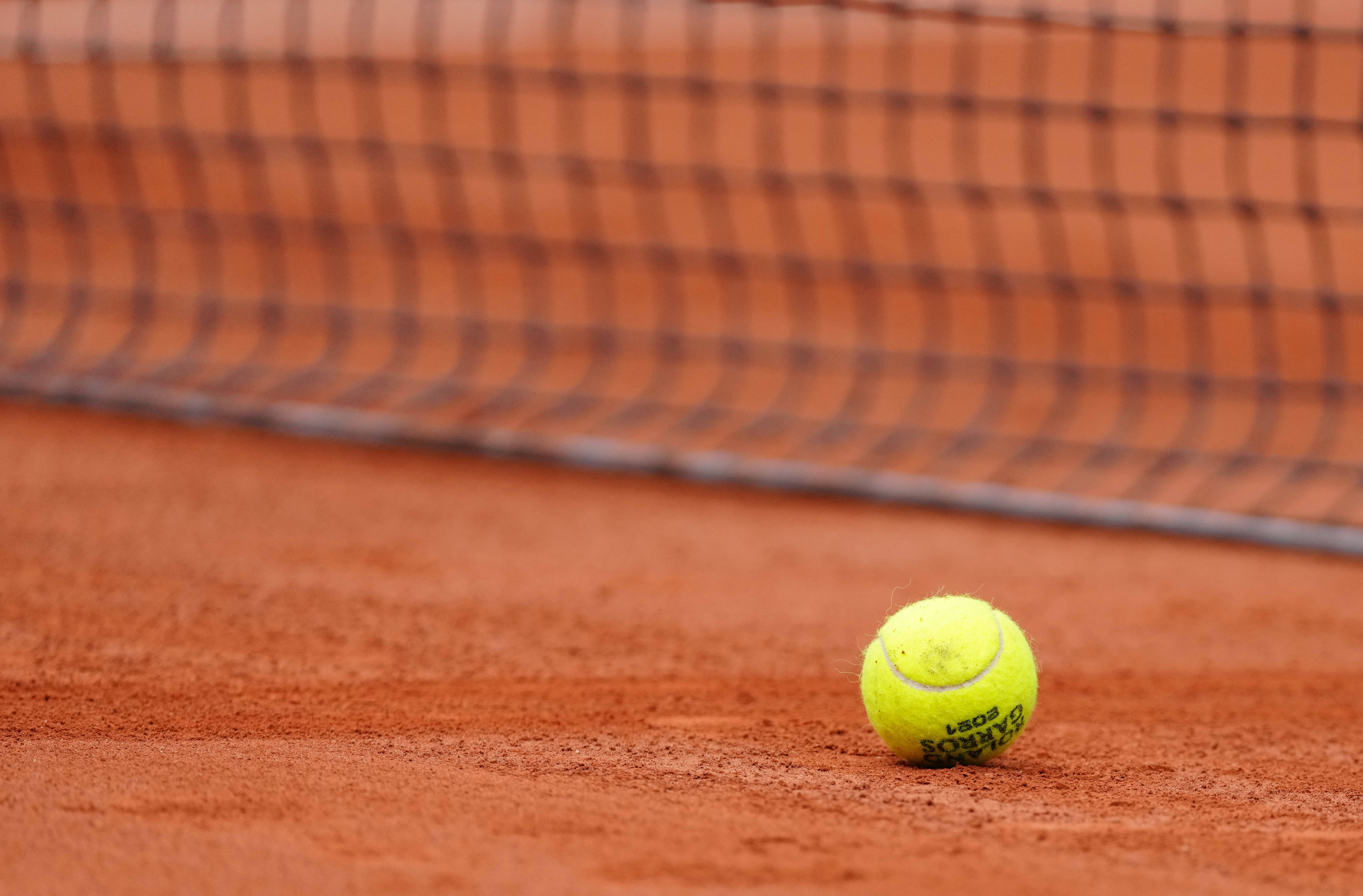 以其敏锐的 以其敏锐的