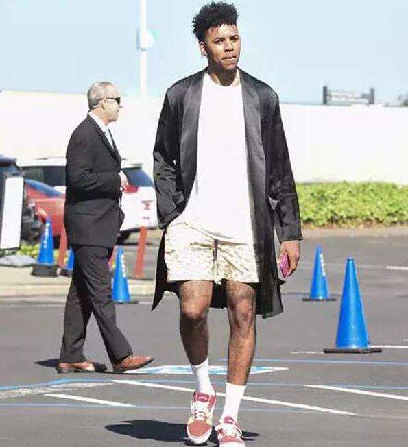 又把成本压 又把成本压